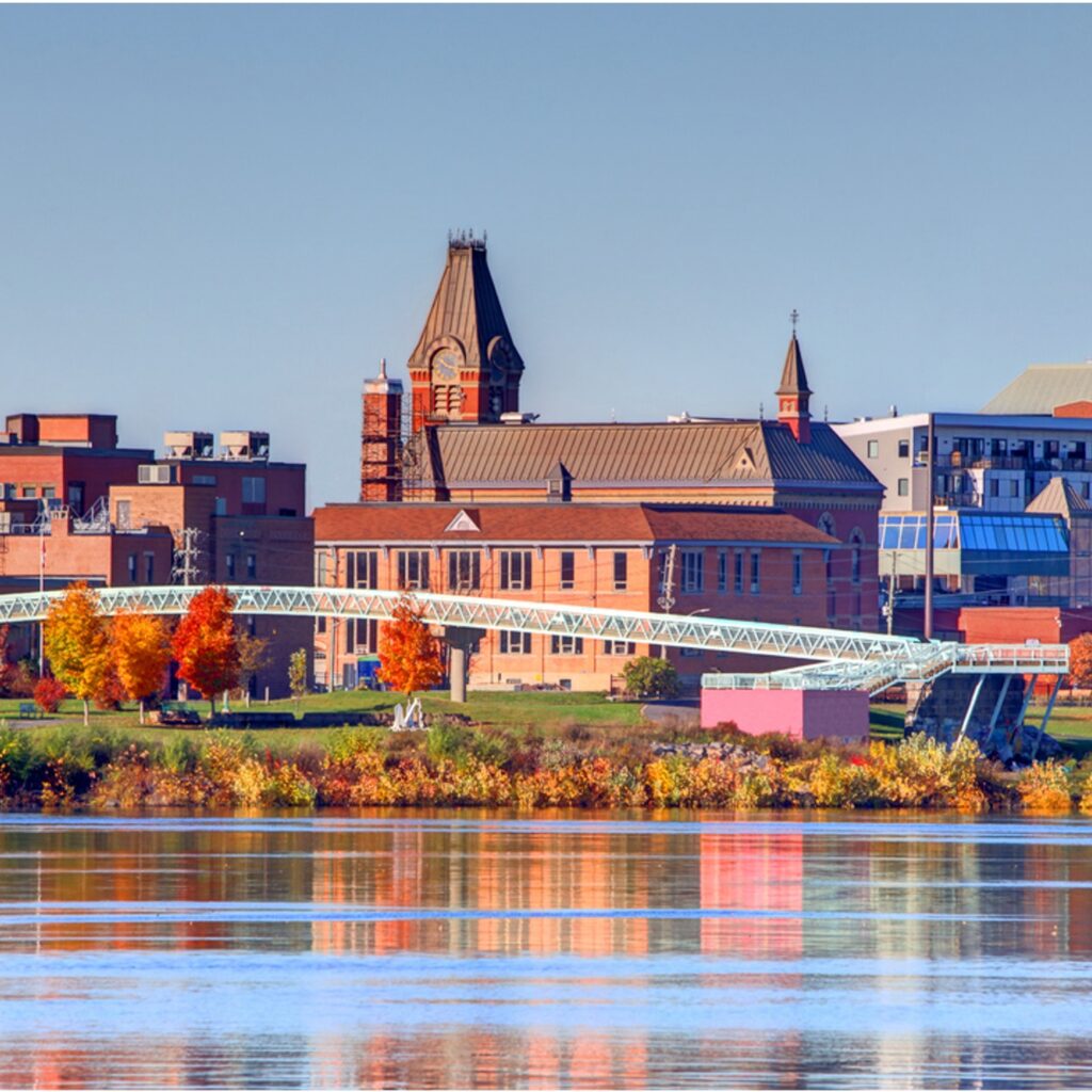 commercial roofing contractors des moines iowa